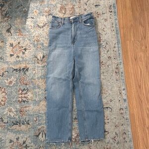 Abercrombie ankle straight ultra high rise with cute back ankle detailing